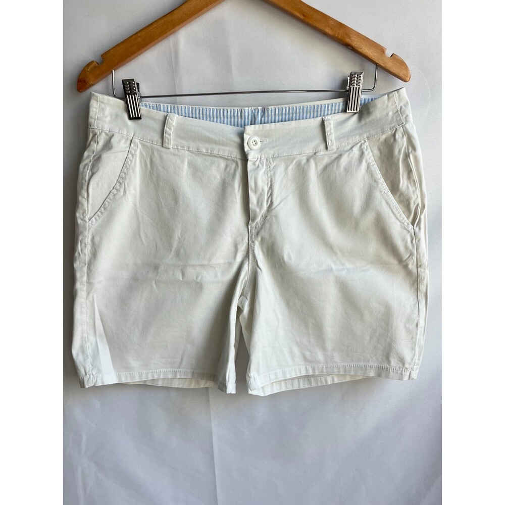Womens White Bermuda Golf Shorts Mid Rise Size 31 Vacation Beach Chino